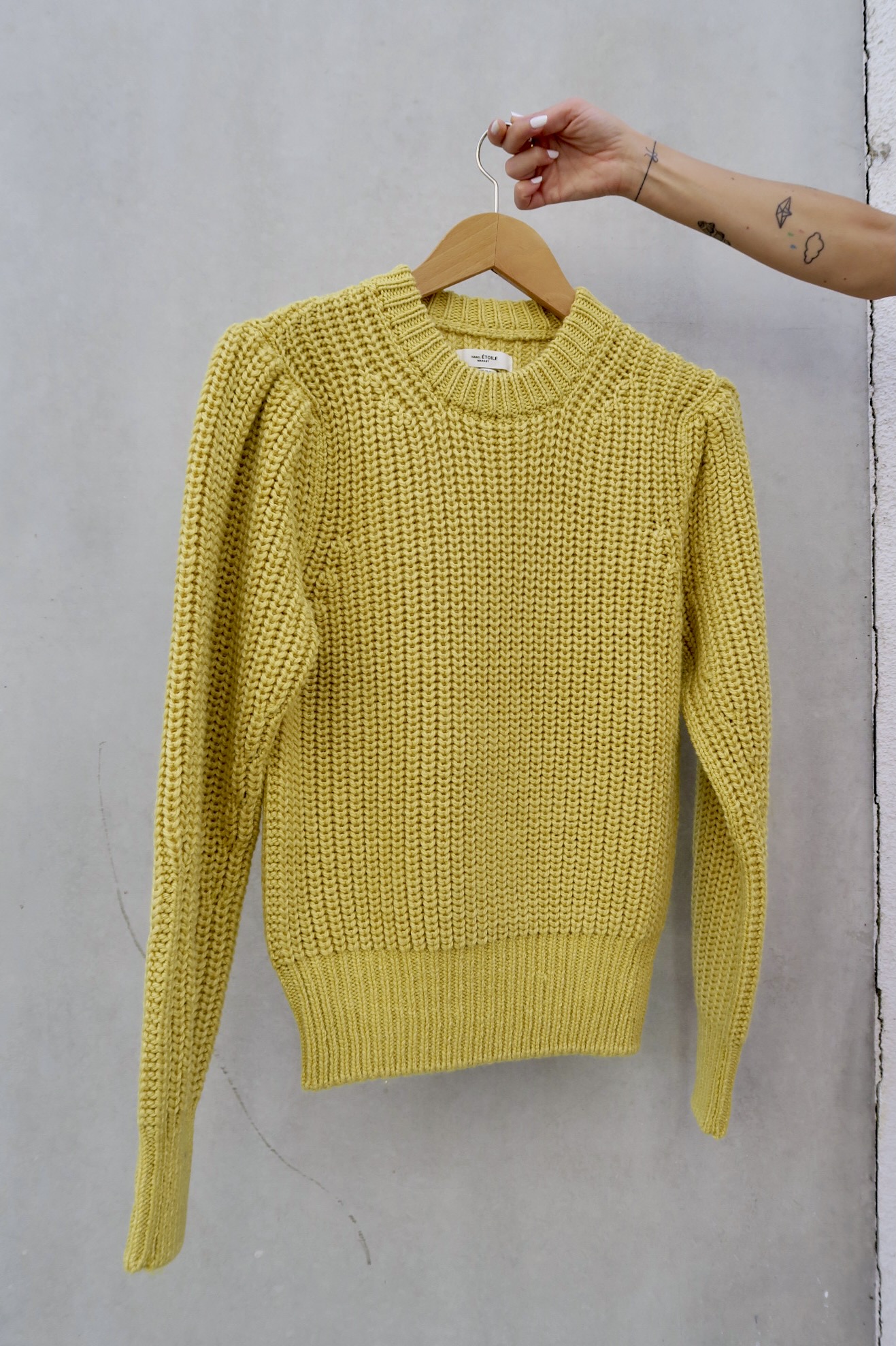 pullover yellow