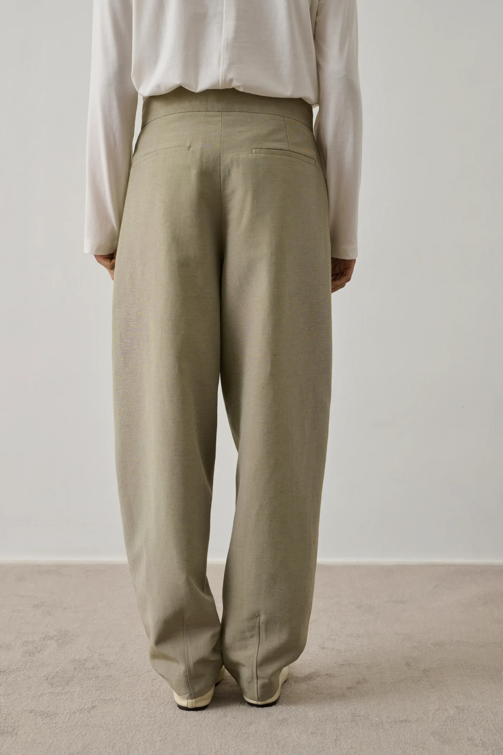 SOEUR BAPTISTE TROUSERS sauge – Bild 5