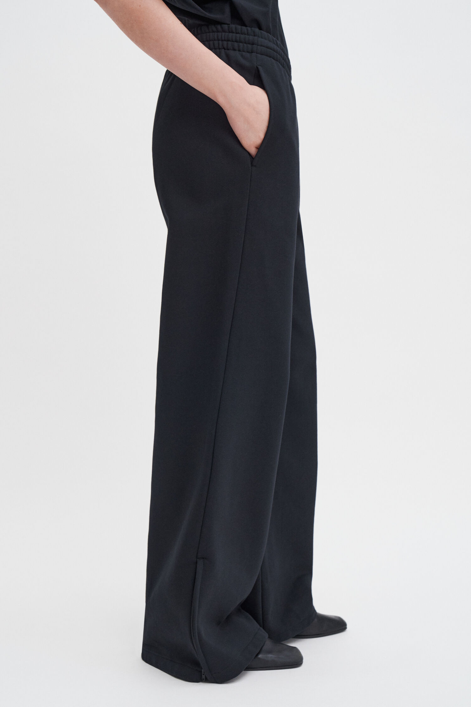 FILIPPA K SOFT TRACK PANTS black – Bild 4