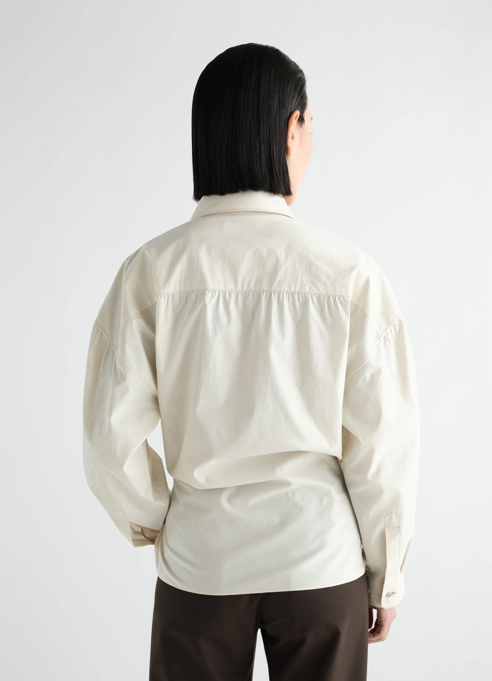 LEMAIRE STRAIGHT COLLAR TWISTED light cream – Bild 5