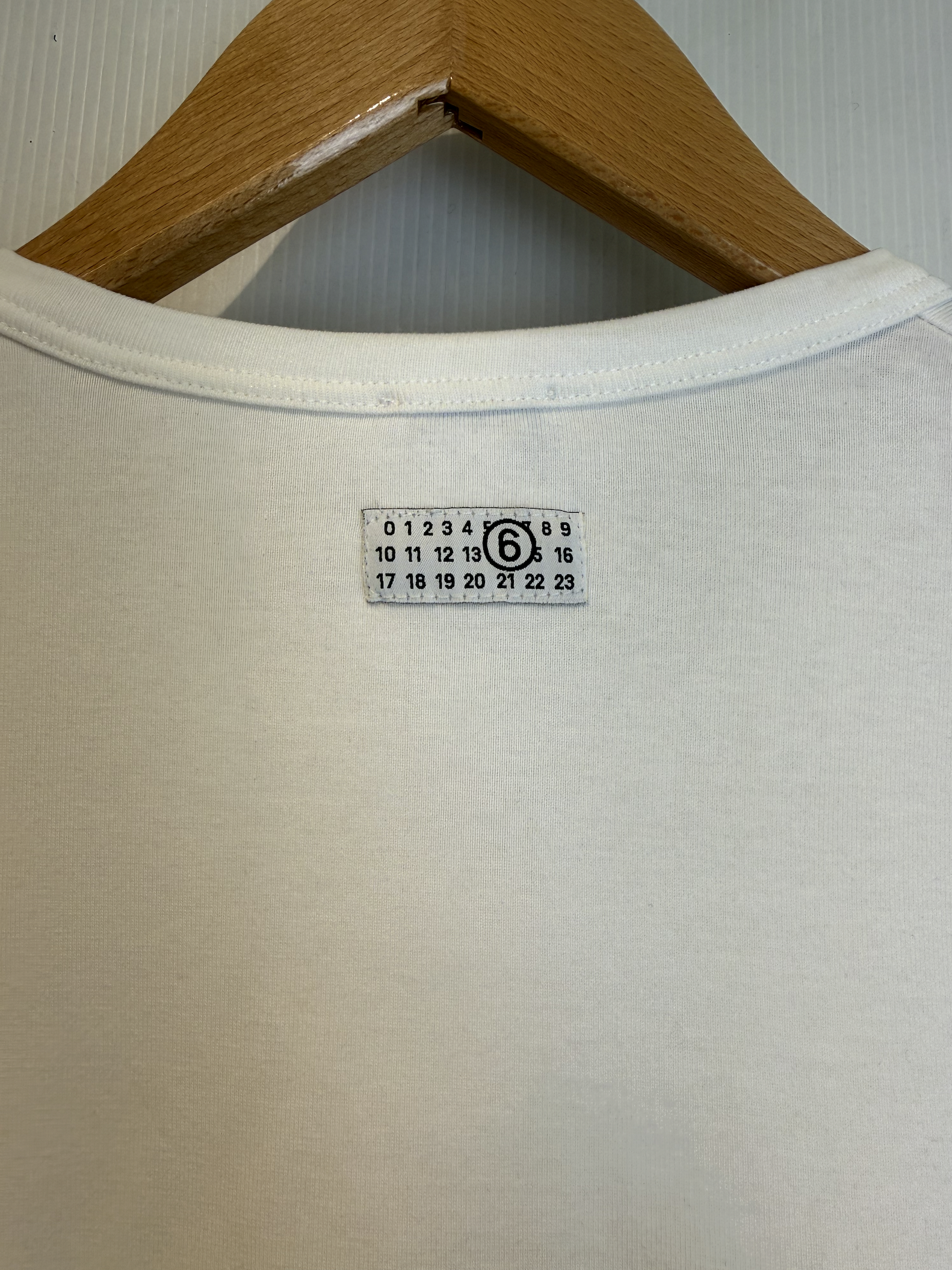 MM6 MAISON HENLEY LONGSLEEVE white – Bild 4