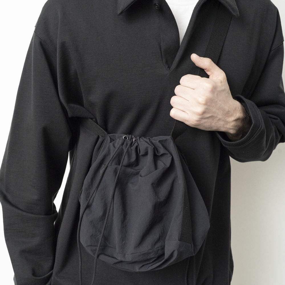 STILL BY HAND ONE SHOULDER STRING BAG dark navy – Bild 3