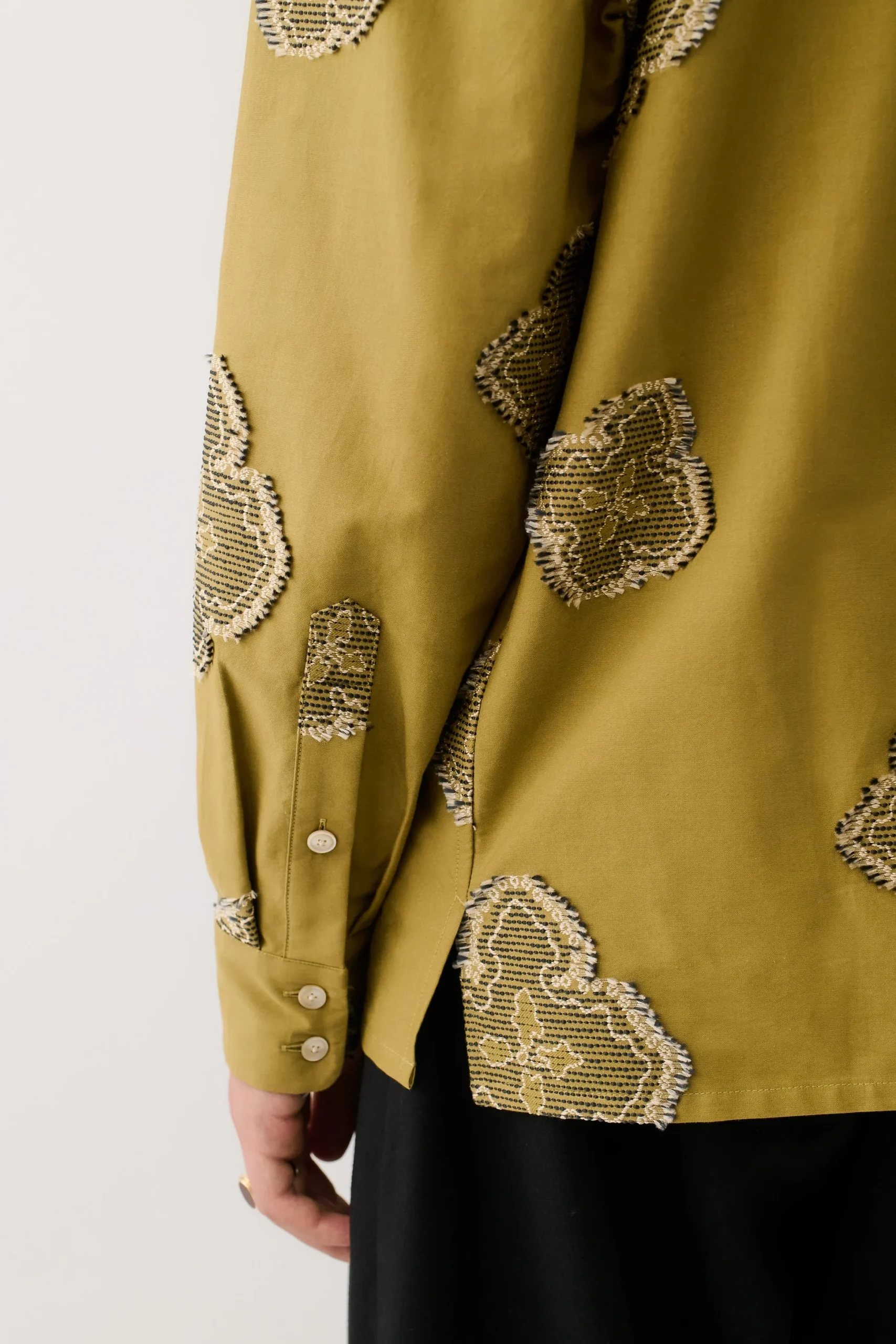 A KIND OF GUISE DERBIN SHIRT moss flower meadow – Bild 6