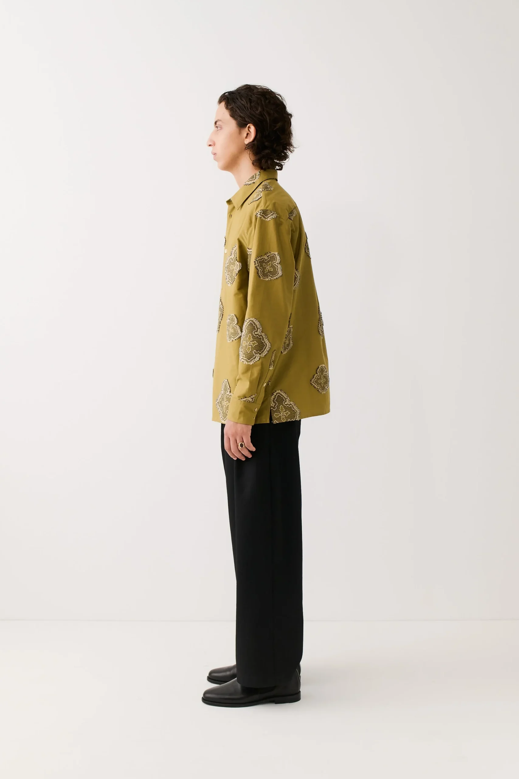A KIND OF GUISE DERBIN SHIRT moss flower meadow – Bild 4