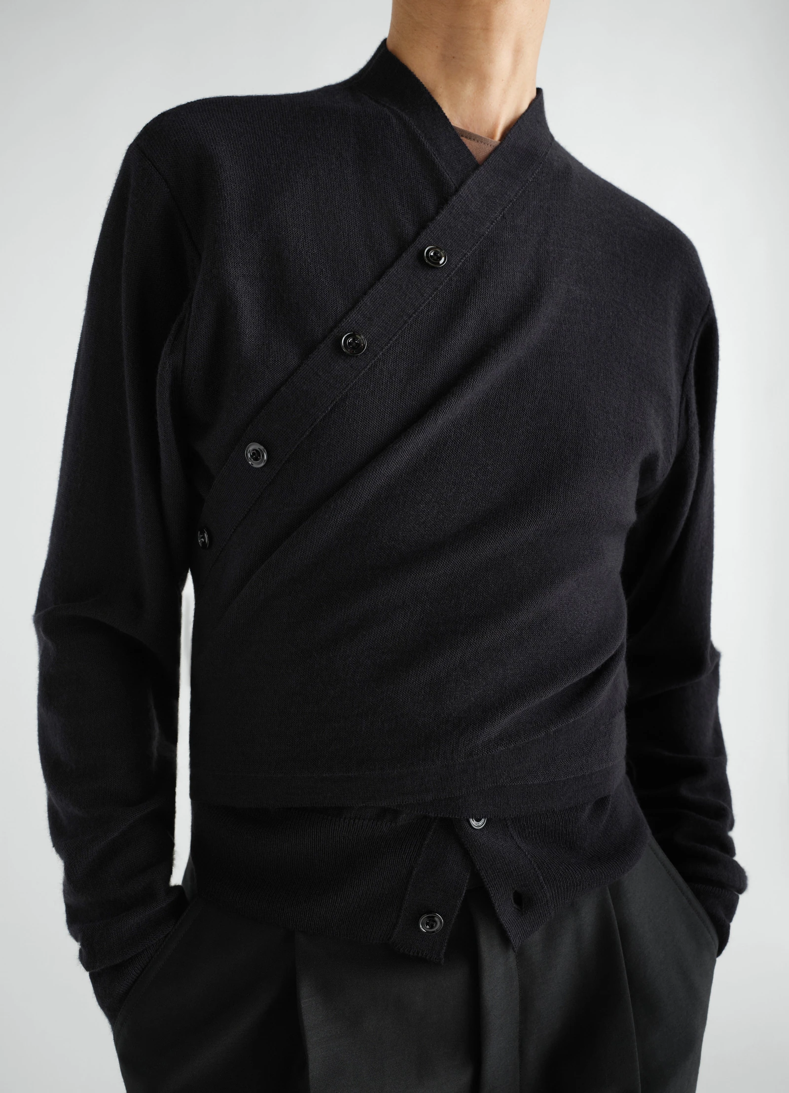 LEMAIRE TROMPE-L’ŒIL CARDIGAN black – Bild 7