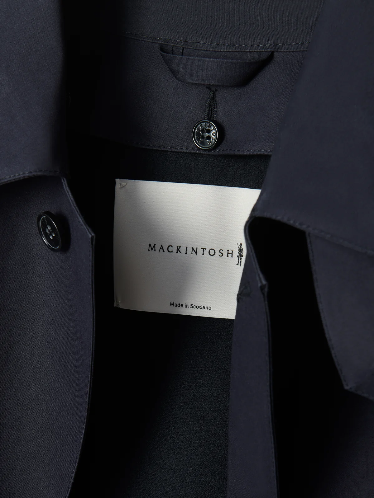 MACKINTOSH DUNKELD RUBBERISED COAT navy – Bild 6