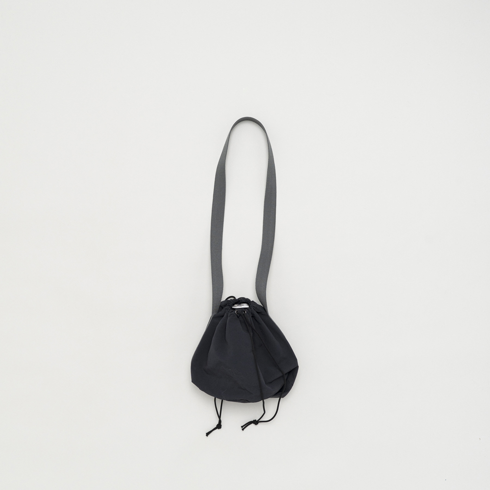 STILL BY HAND ONE SHOULDER STRING BAG dark navy – Bild 5