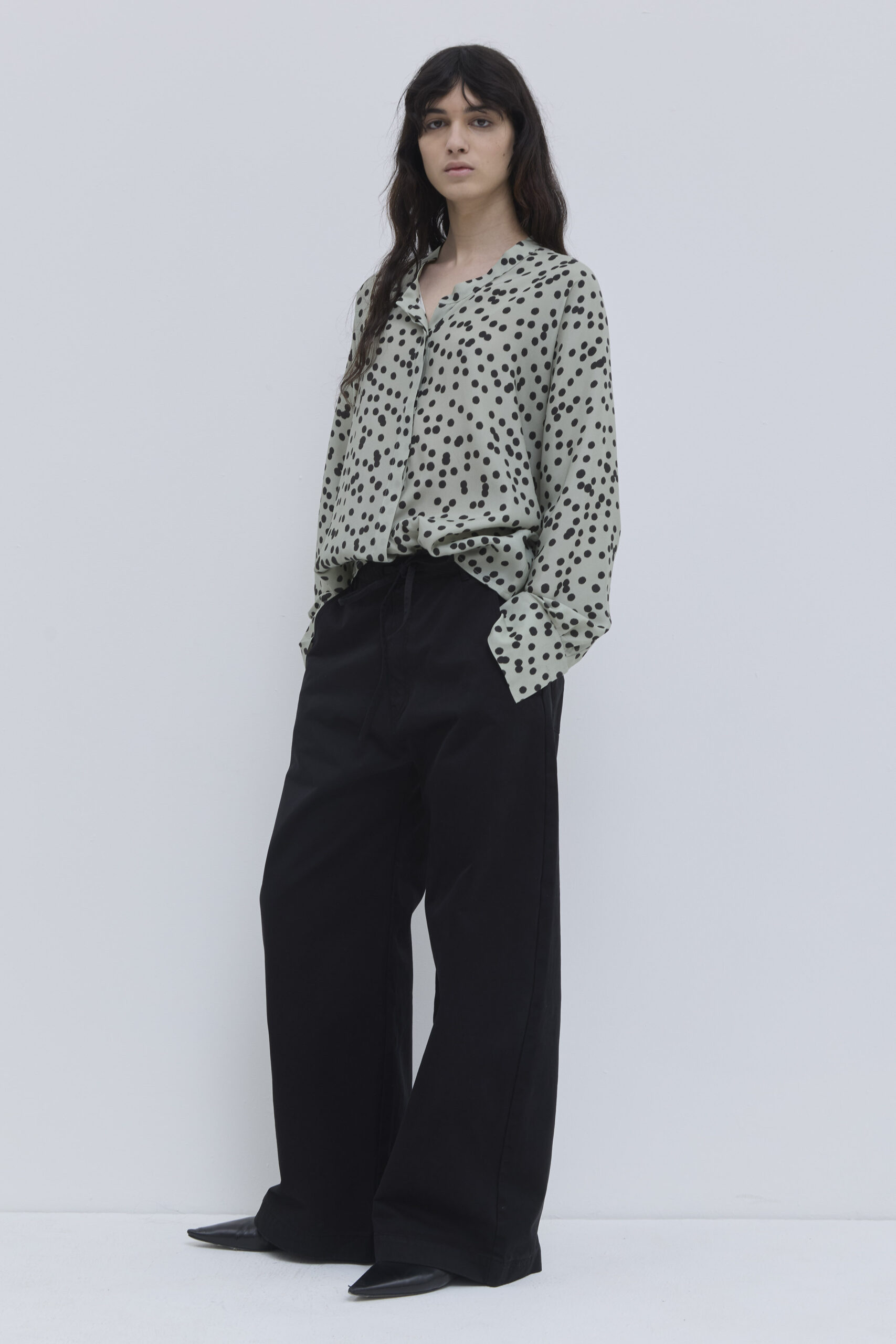 CHRISTIAN WIJNANTS TARETH BLOUSE sage polked – Bild 2