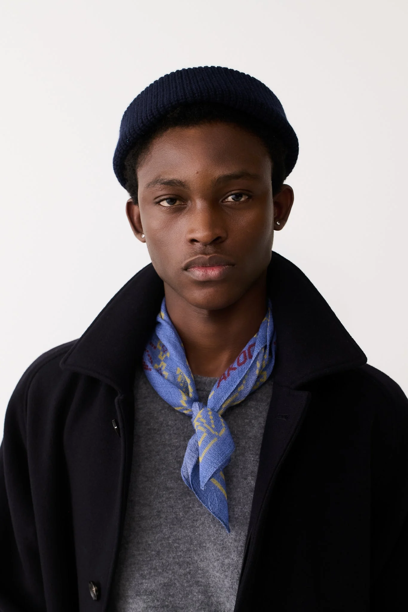 A KIND OF GUISE LUZ WOOL BANDANA dove foliage – Bild 3