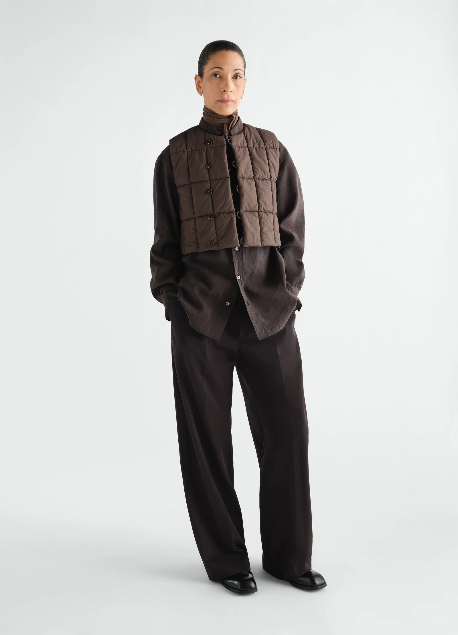 LEMAIRE LARGE PLEATED PANTS moka – Bild 3