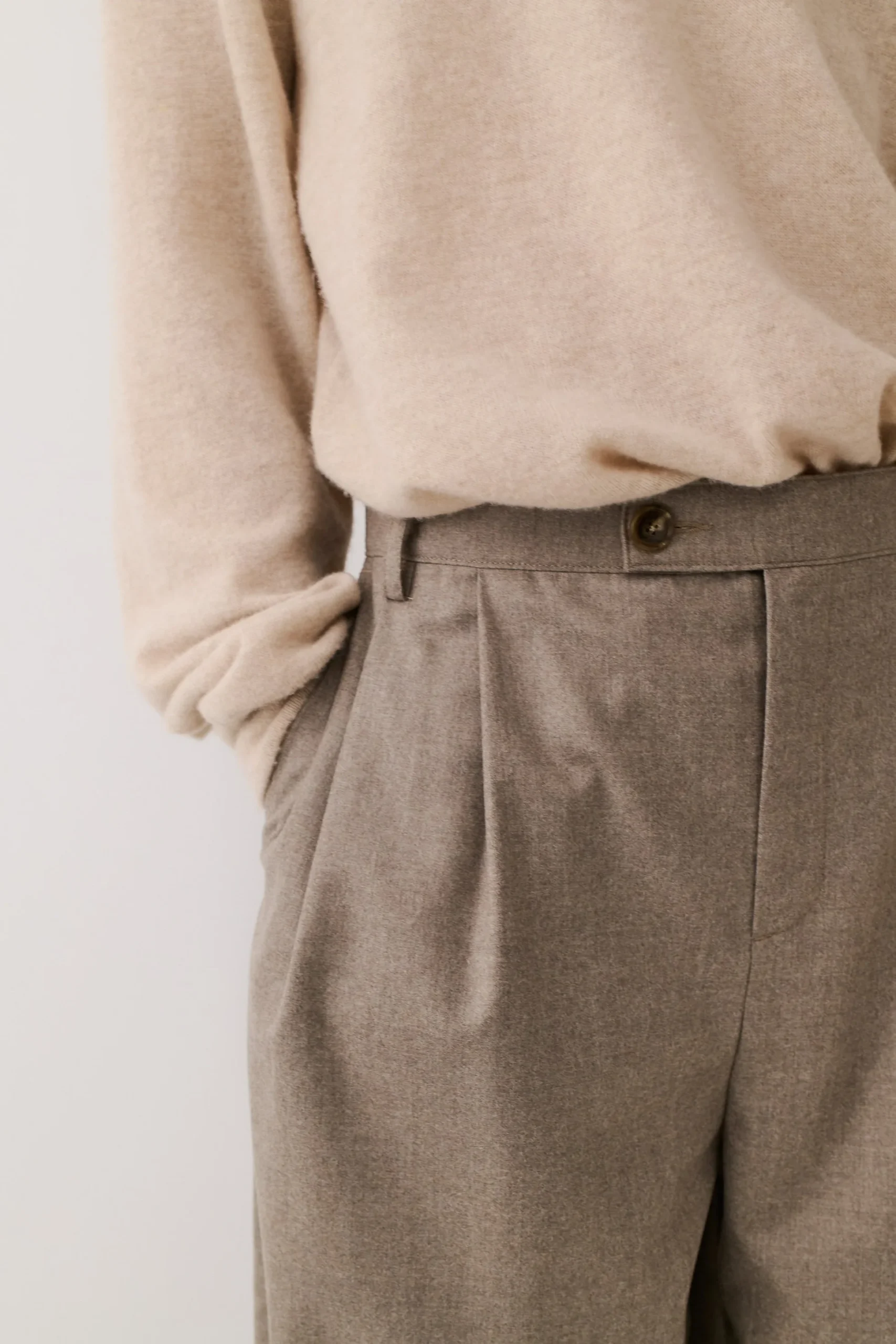 A KIND OF GUISE YESA TROUSERS flied beige – Bild 6