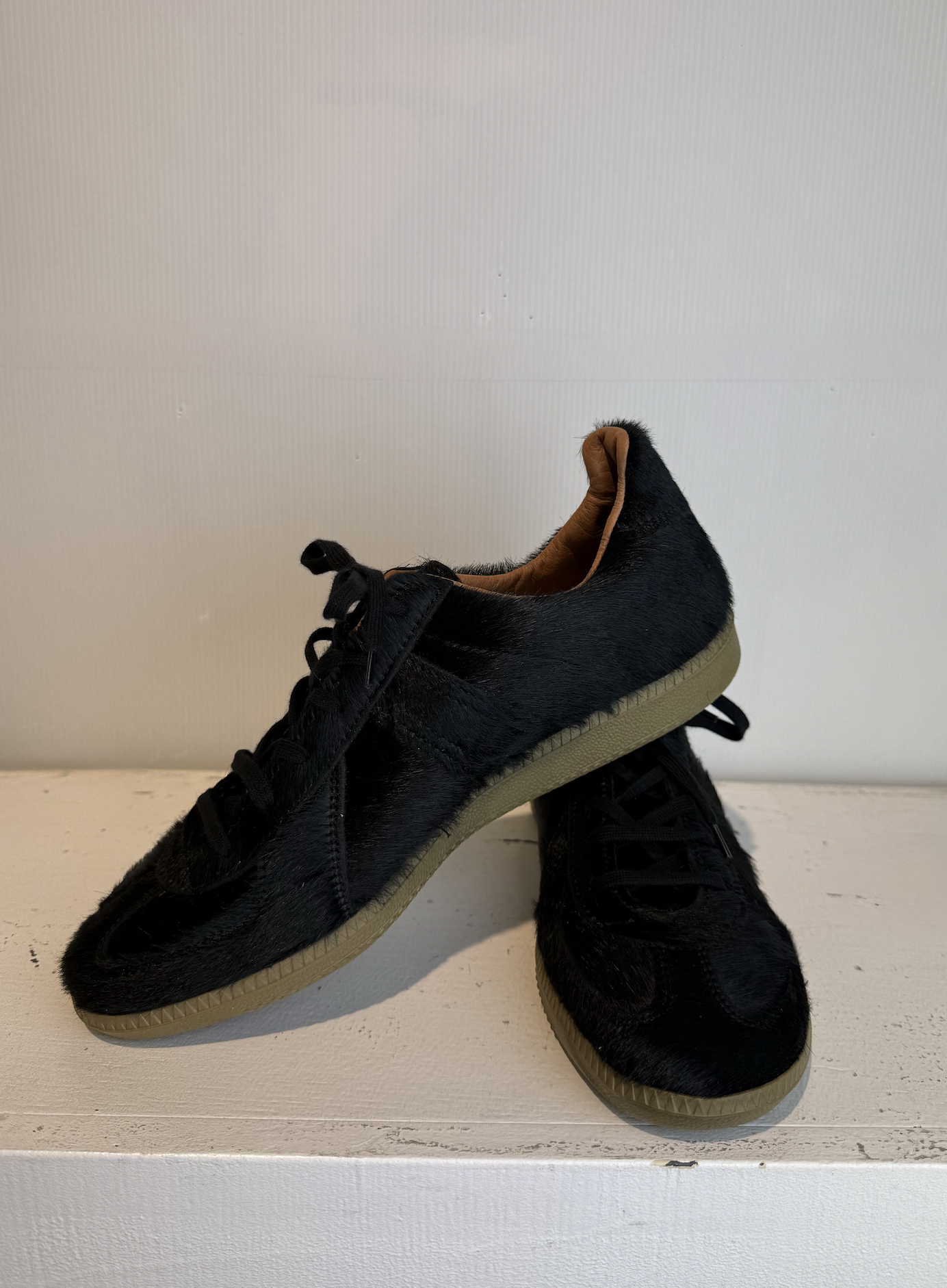 REPRODUCTION OF FOUND GERMAN MILITARY TRAINER black pony – Bild 3