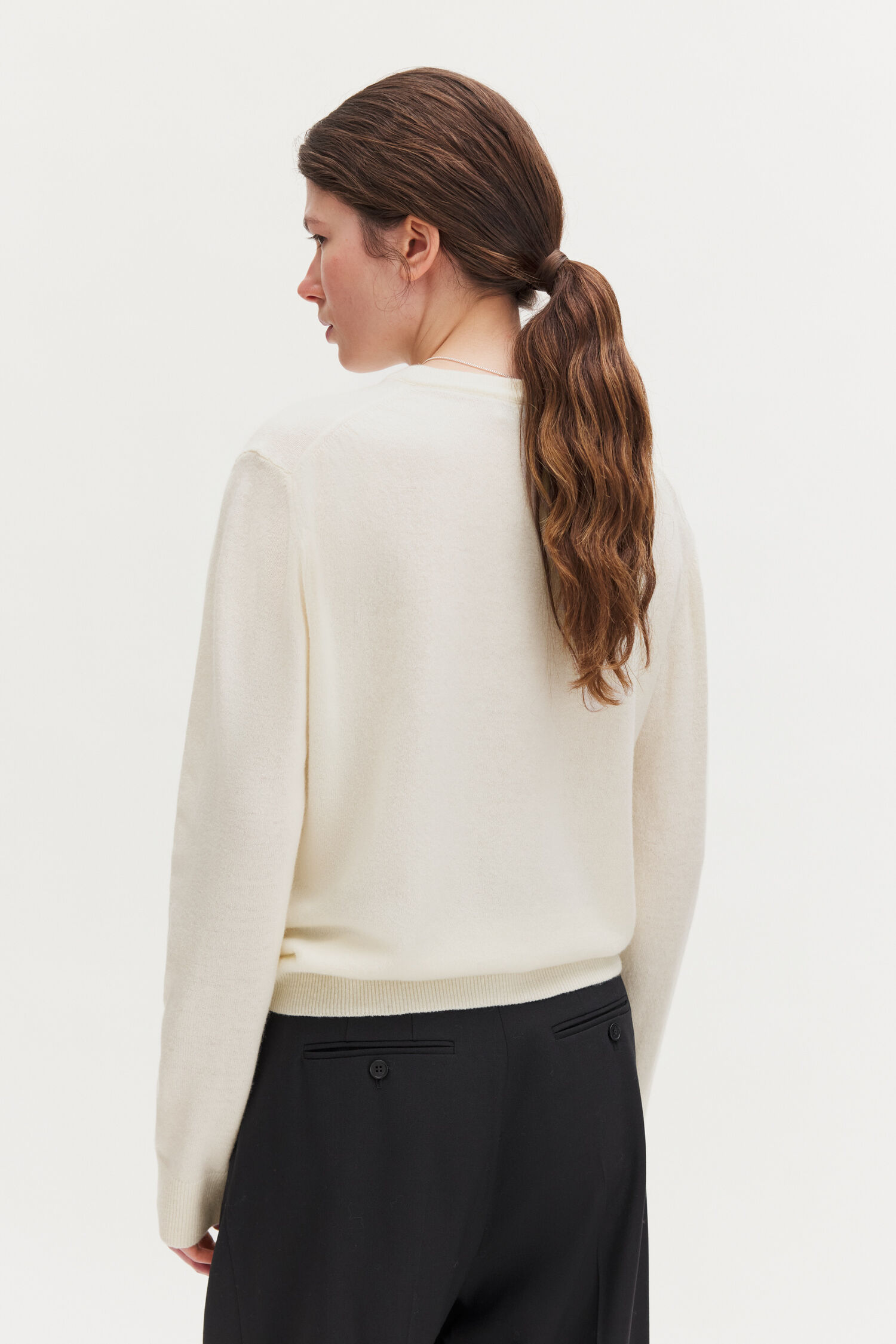 FILIPPA K SOFT WOOL CREWNECK SWEATER off-white – Bild 4